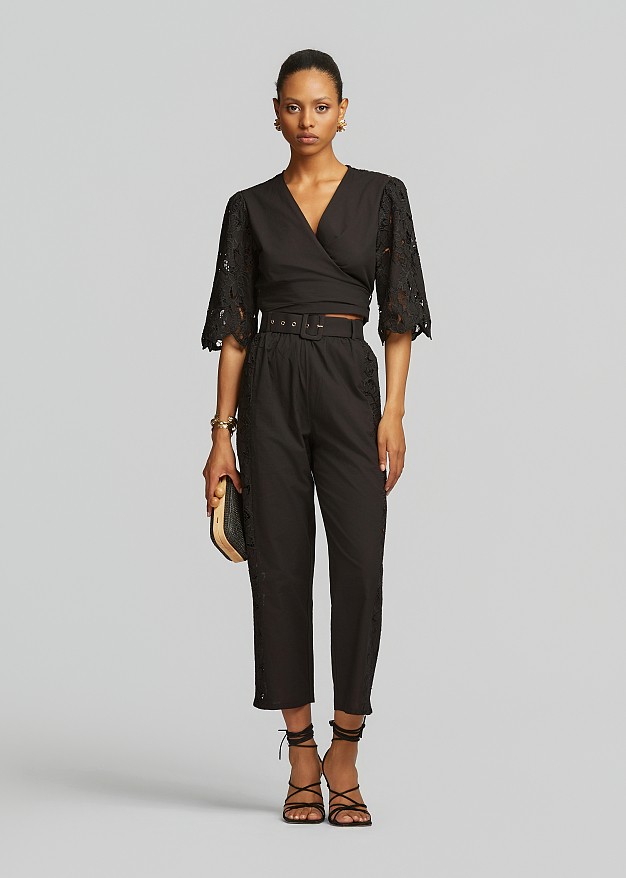 Wrap blouse in guipure lace