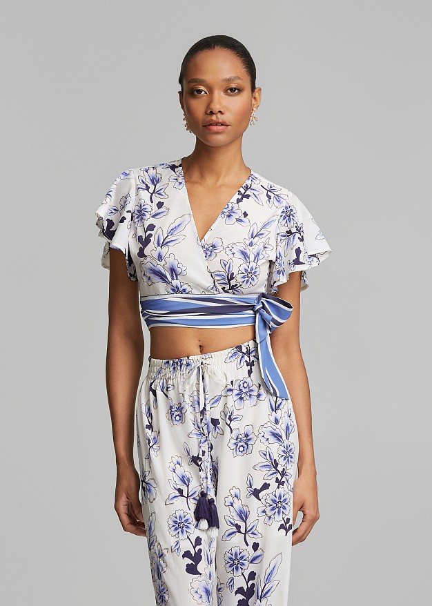 Printed cropped blouse with contrast tie details