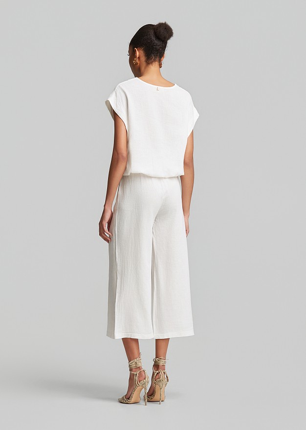 V-neck blouse in a linen-look fabric