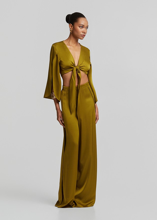 Satin-look top with a front tie