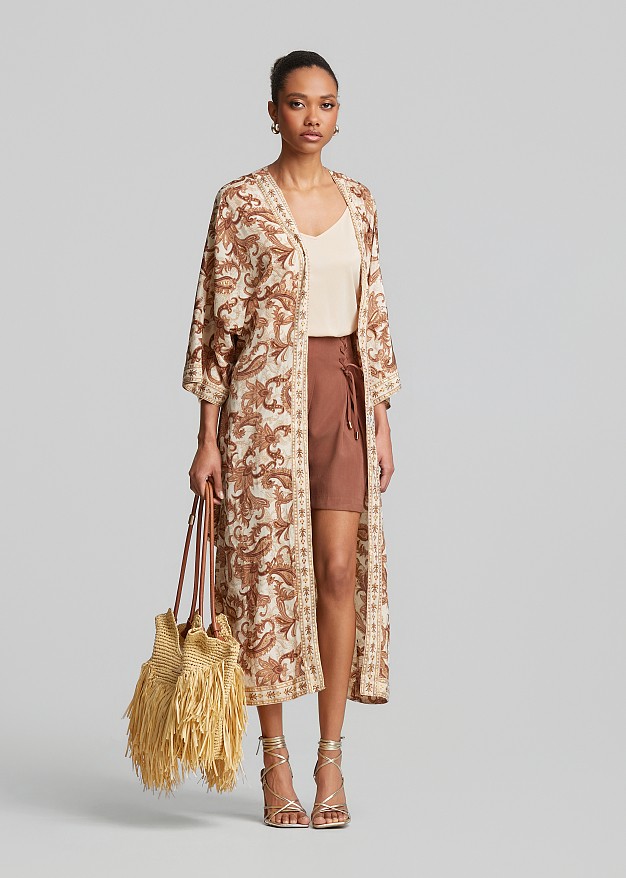 Printed kimono in foil detailing