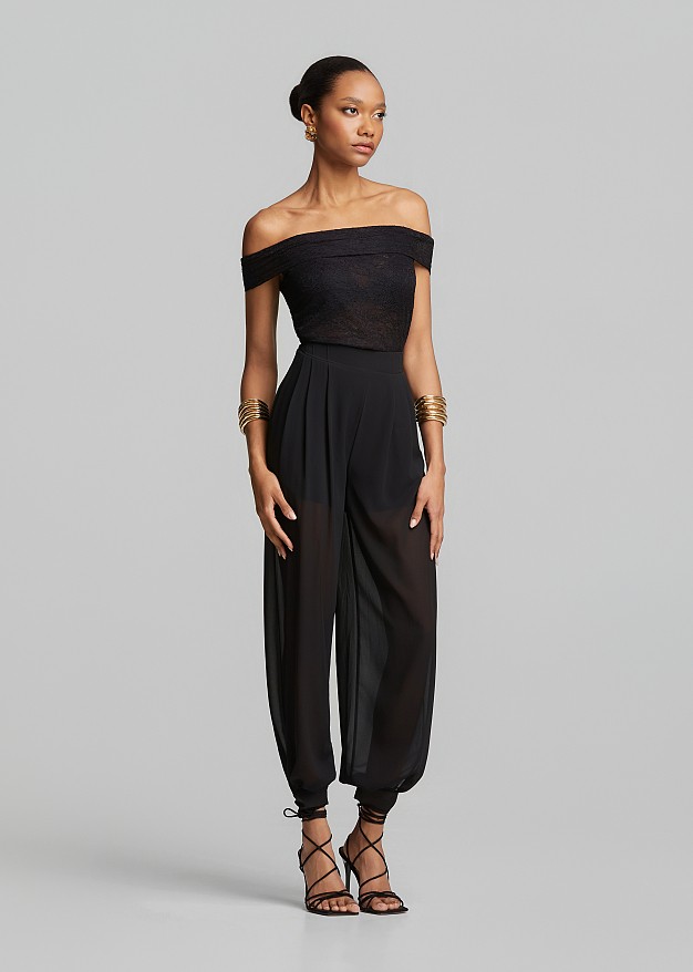 Off shoulder μπλούζα από δαντέλα