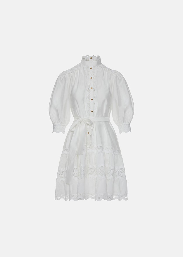 Rochie scurtă cu dantelă decorativă