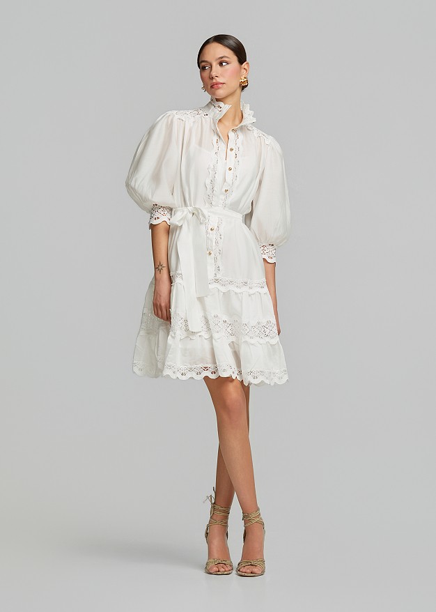 Rochie scurtă cu dantelă decorativă