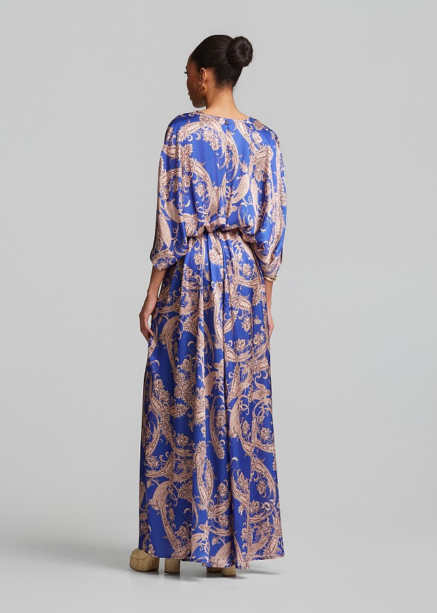 Rochie lungă cu print și aspect satinat