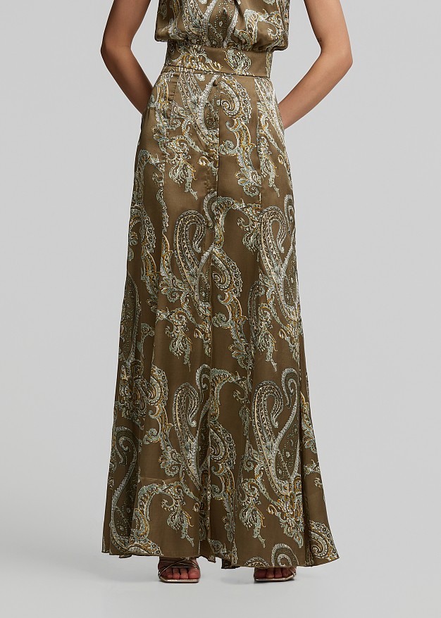 Maxi skirt with a paisley print and satin look