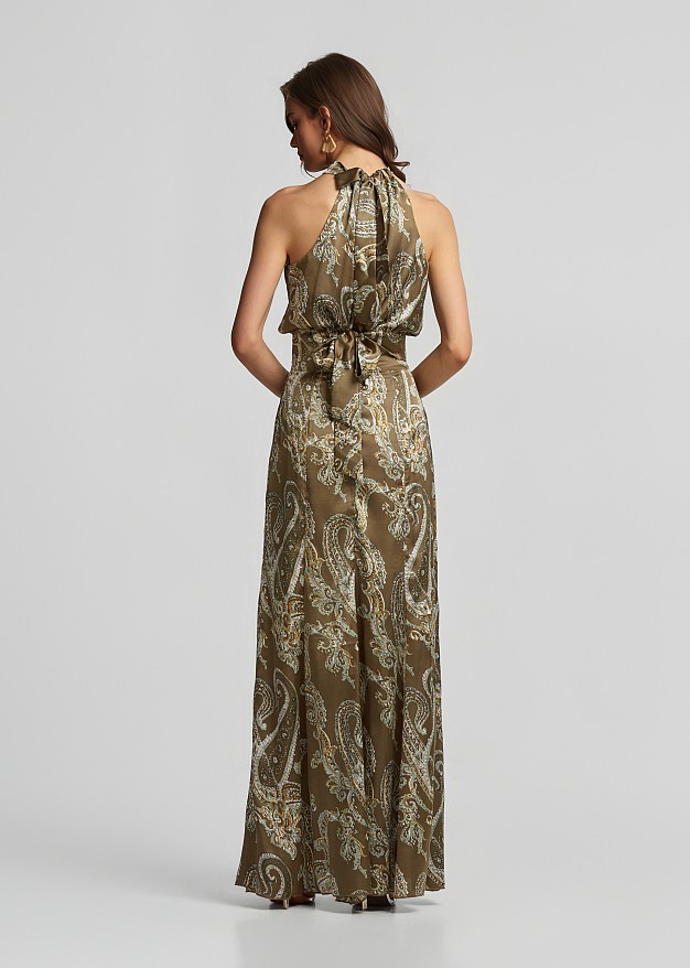 Maxi skirt with a paisley print and satin look