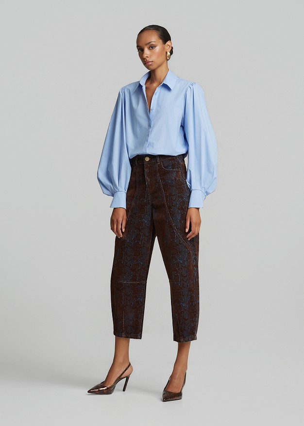 Barrel jeans with a velvet brocade print
