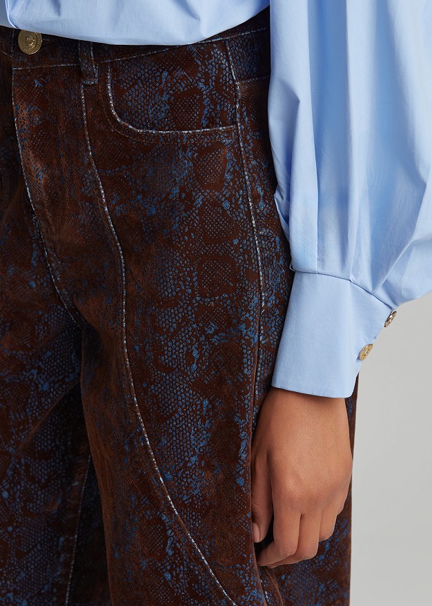 Barrel jeans with a velvet brocade print