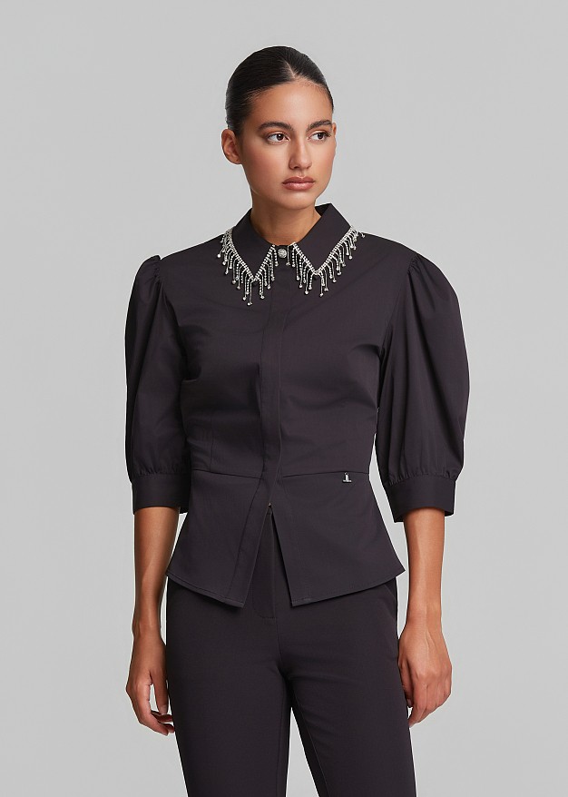 Fitted shirt made from bamboo fibers