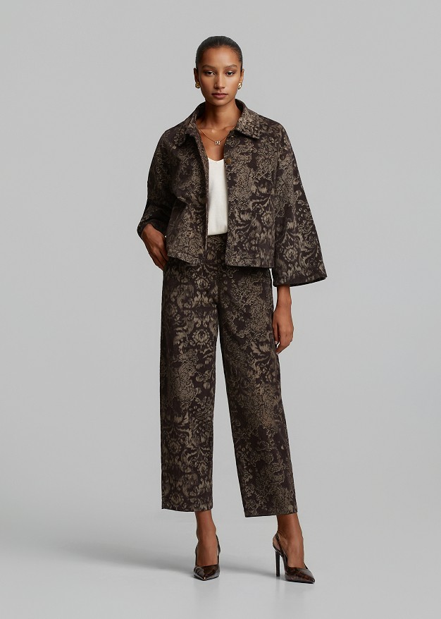 Boxy brocade jacket with 3/4 sleeves
