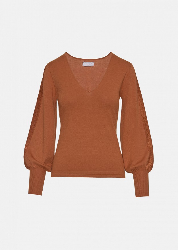 Knit top with dots detailing