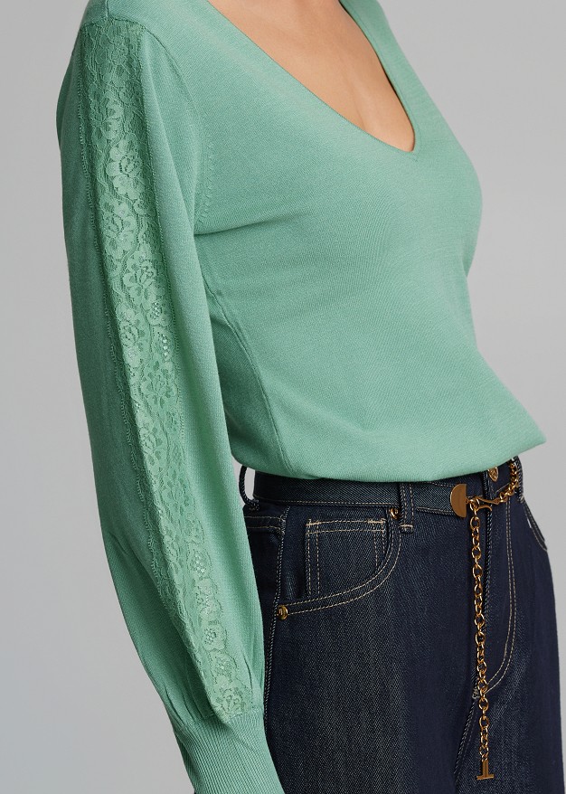 Knit top with dots detailing