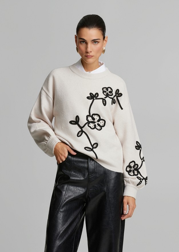 Pulover cu broderie texturată