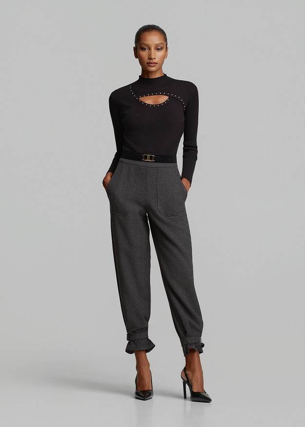 Ribbed stretch top in rhinestone cutout