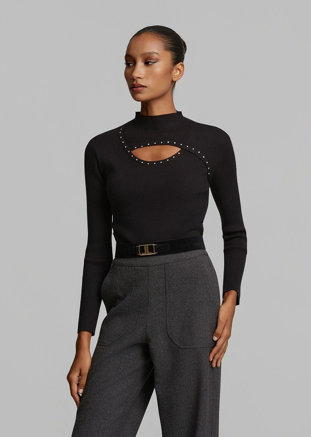 Ribbed stretch top in rhinestone cutout
