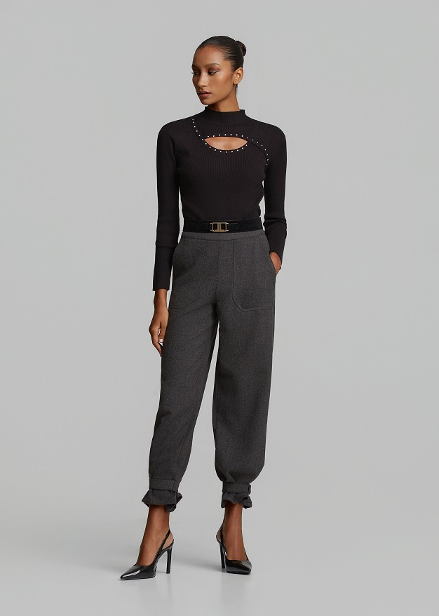 Ribbed stretch top in rhinestone cutout