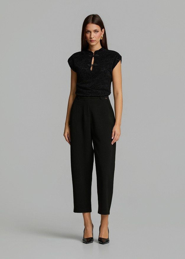 Top stil devore cu guler