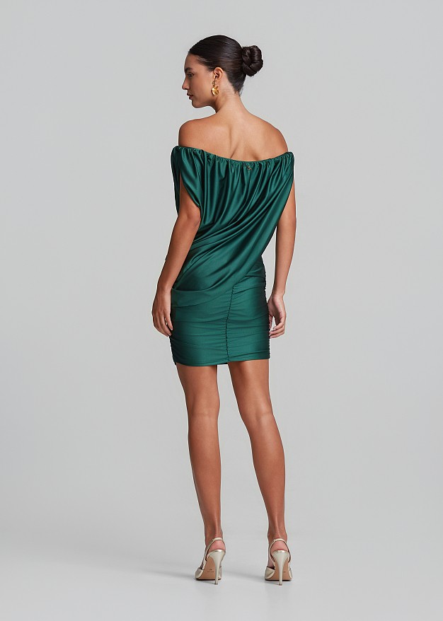 Rochie scurtă cu aspect satinat și design încrețit