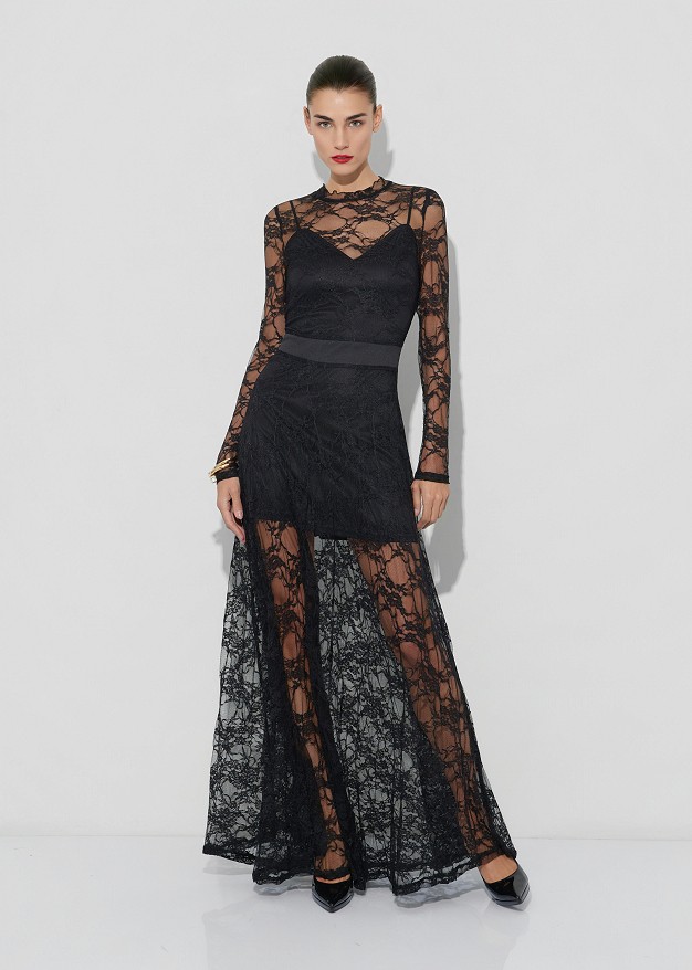 Maxi, flared, long-sleeved lace dress