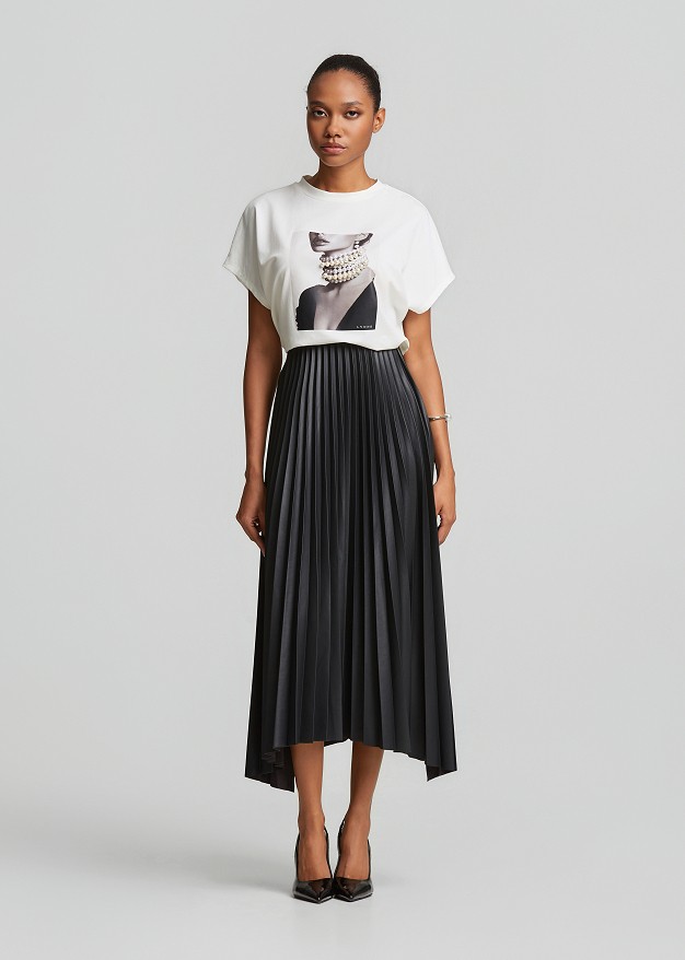 Pleated midi skirt in leather look