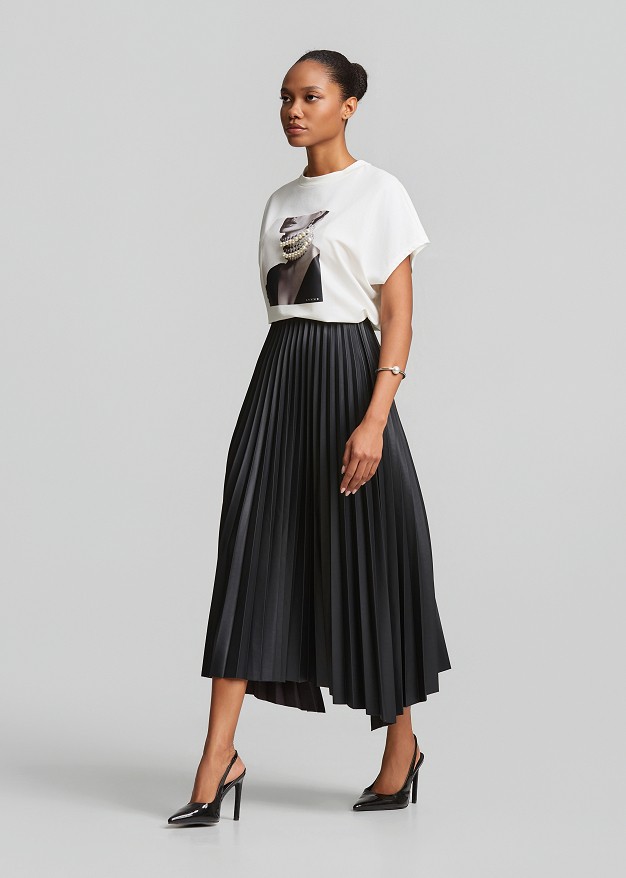 Pleated midi skirt in leather look