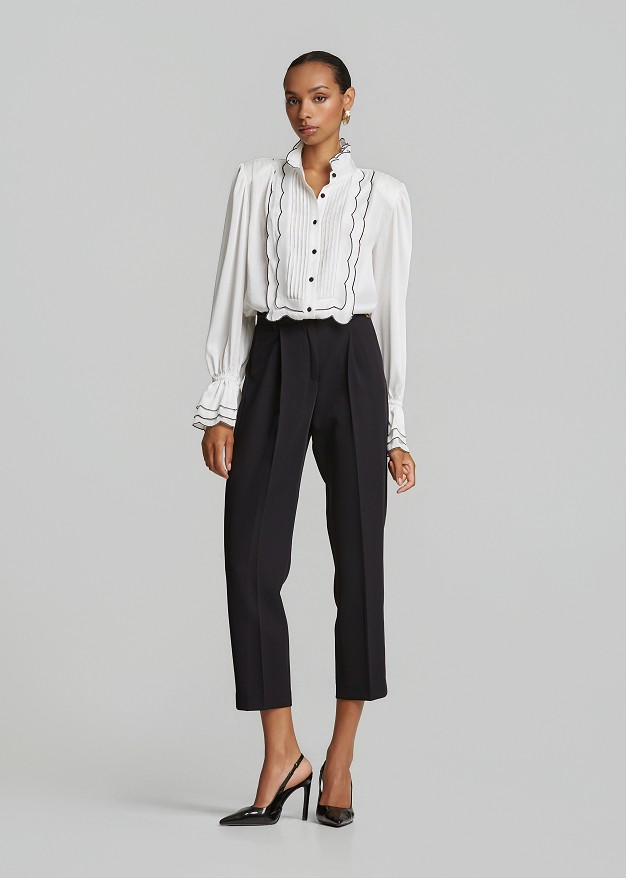 Shirt with ruffles in black and white