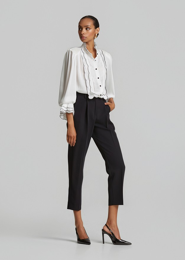 Shirt with ruffles in black and white
