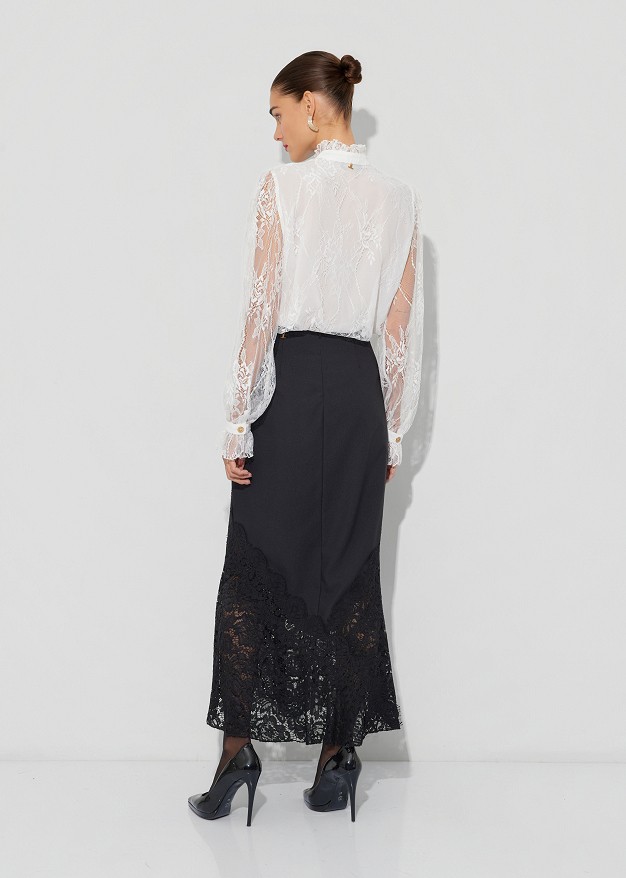 Lace shirt with an inner lining