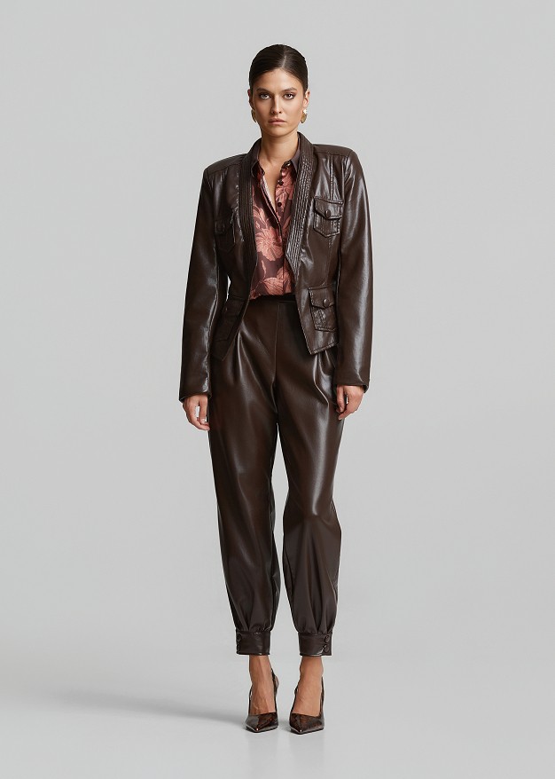 Jacket in leather look with belt