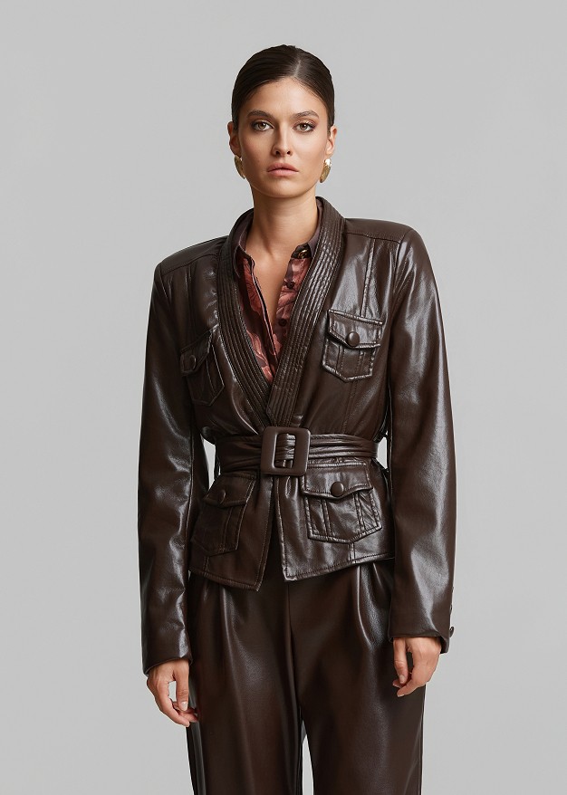 Jacket in leather look with belt