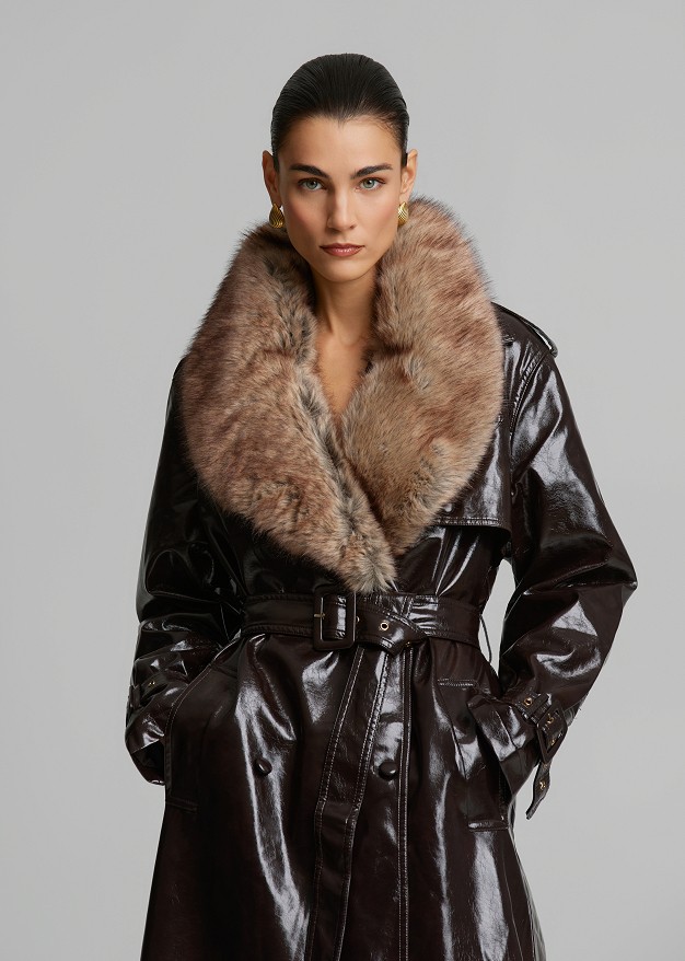 Long vinyl-look coat with a faux fur collar