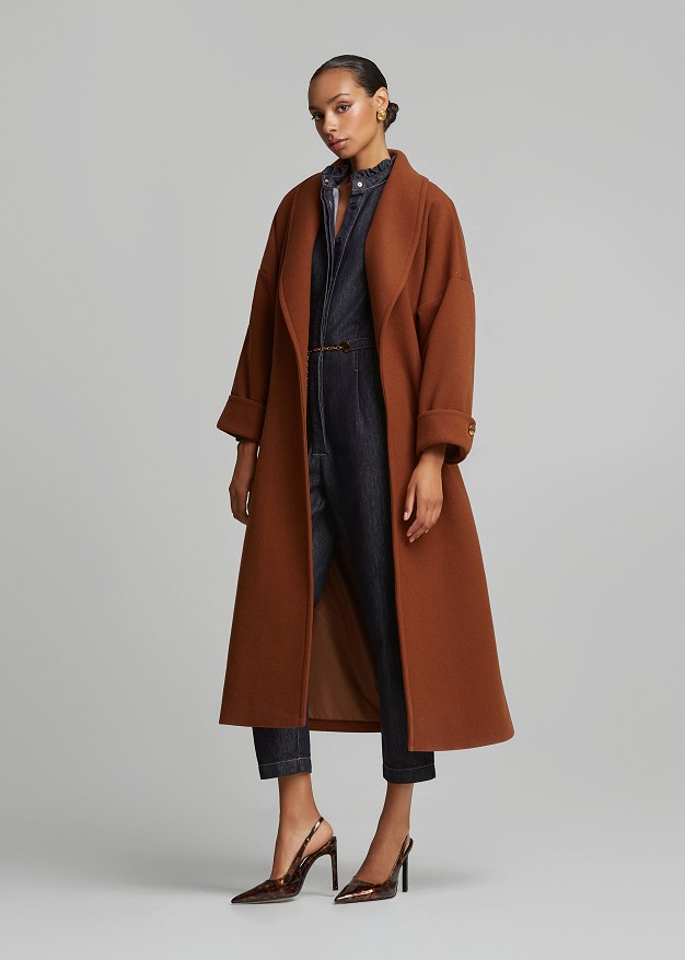 Long double-breasted coat with wide lapels