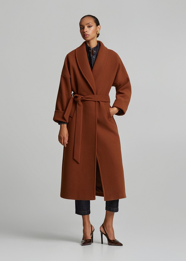 Long double-breasted coat with wide lapels