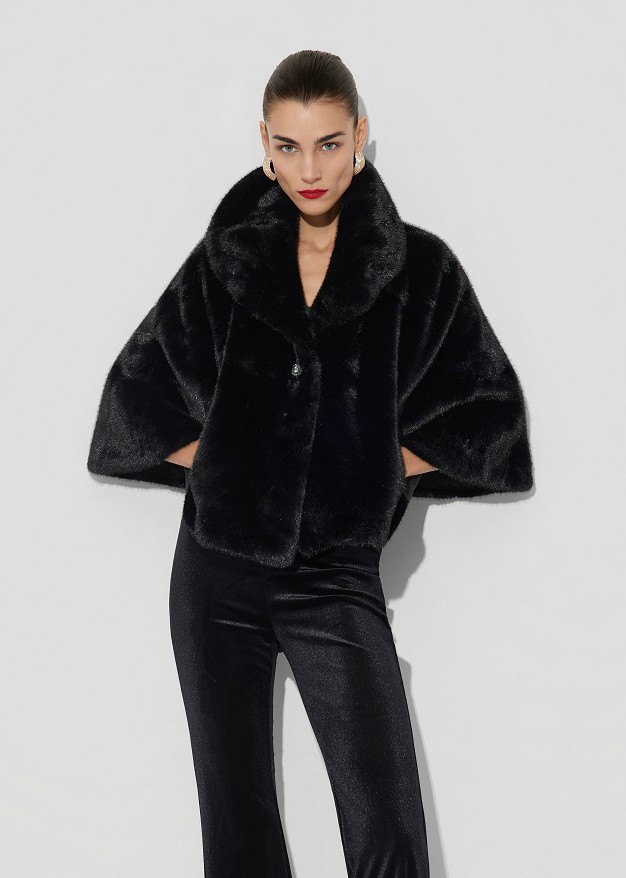 Cape, faux-fur look in black