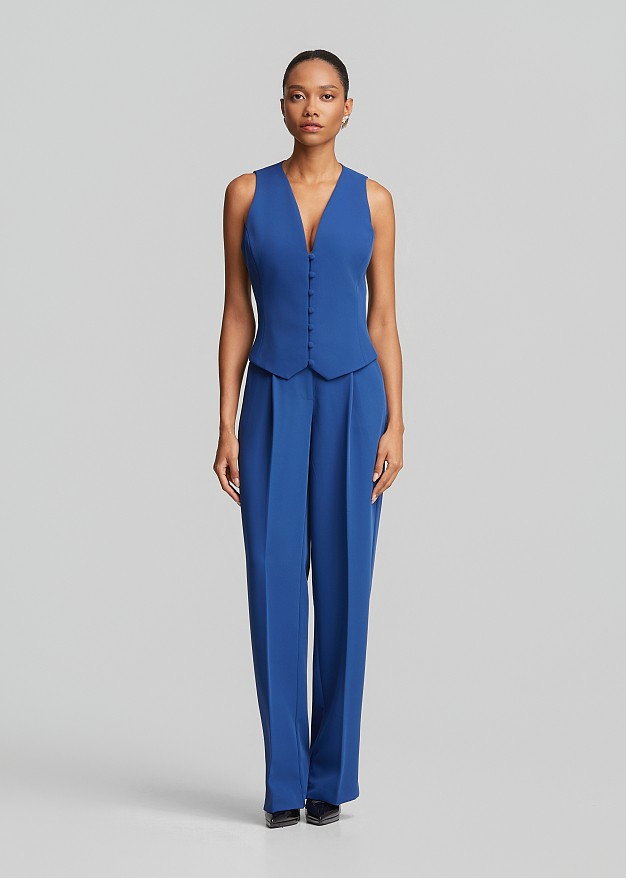 Crepe vest with covered buttons