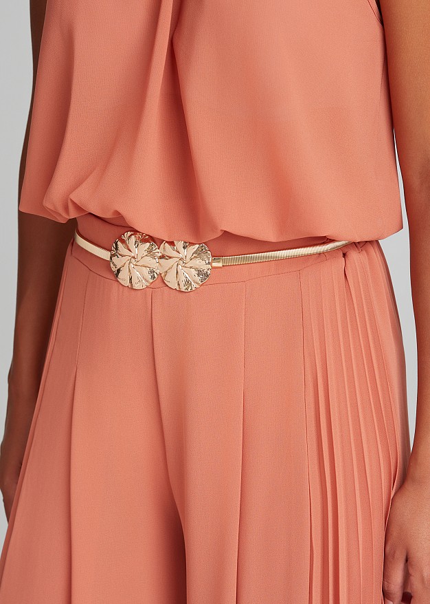 Metal belt with a circular buckle