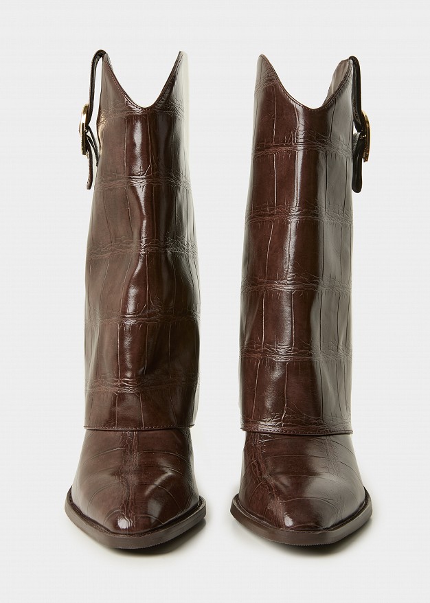 Cowboy boots in crocodile leather look