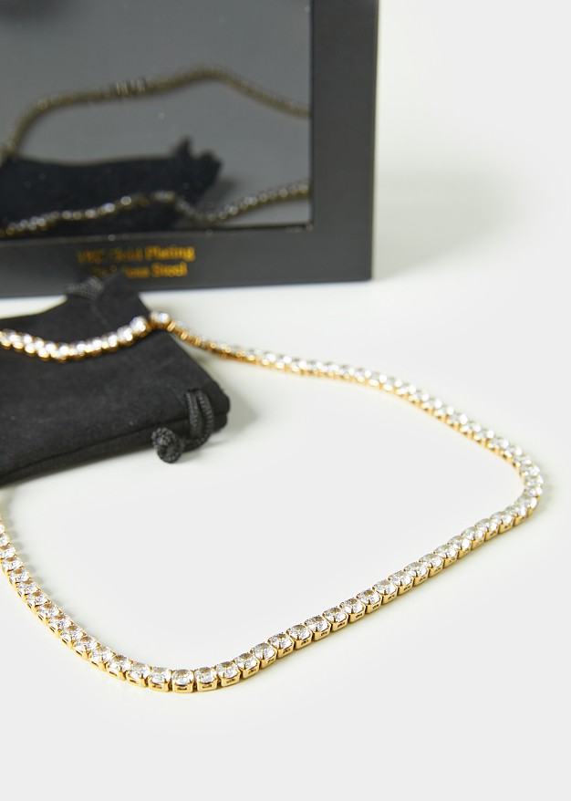 Stainless steel necklace with stass
