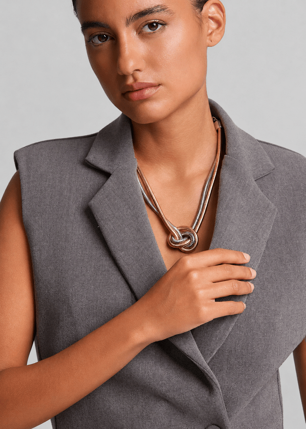 Double knotted necklace