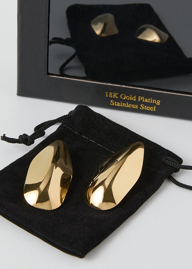 Oversize earrings in gold tone