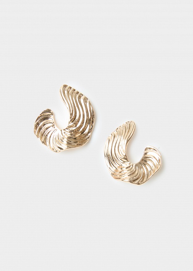 Textured gold-tone earring