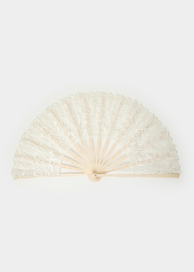 Bamboo fan with embroidered lace