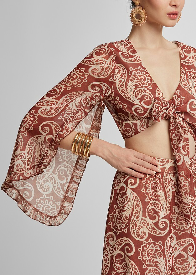 Printed crop top with sleeve cut-outs