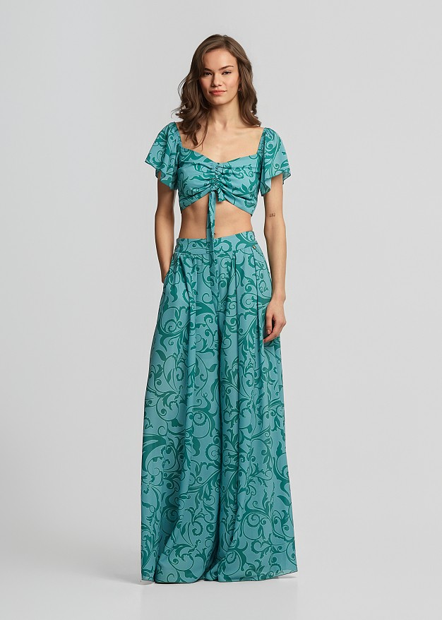 Pantaloni wide leg lejeri cu print