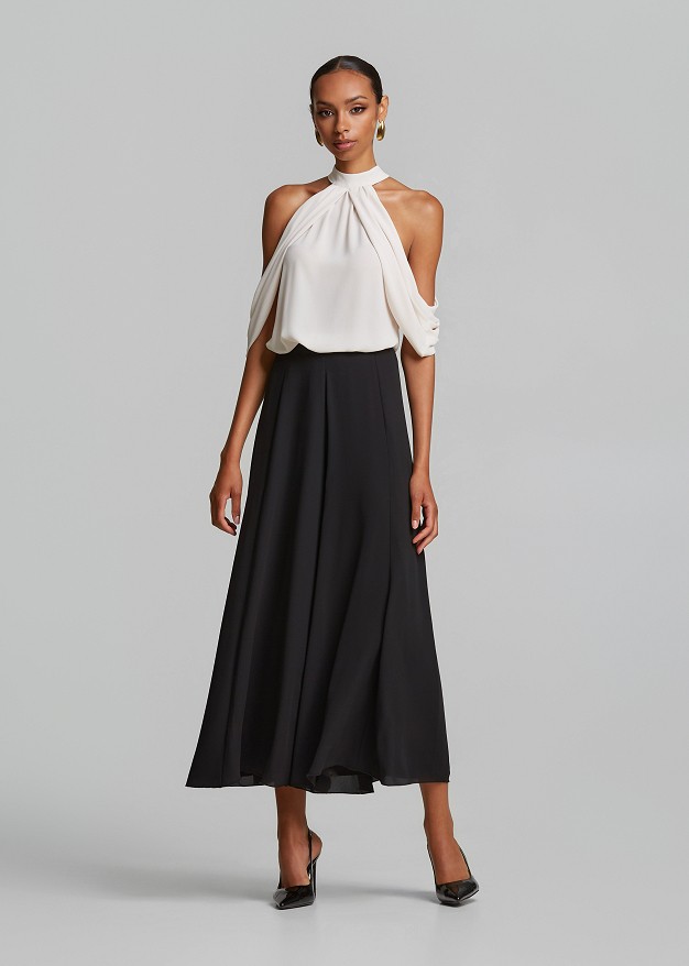 Blouse in adjustable sleeves