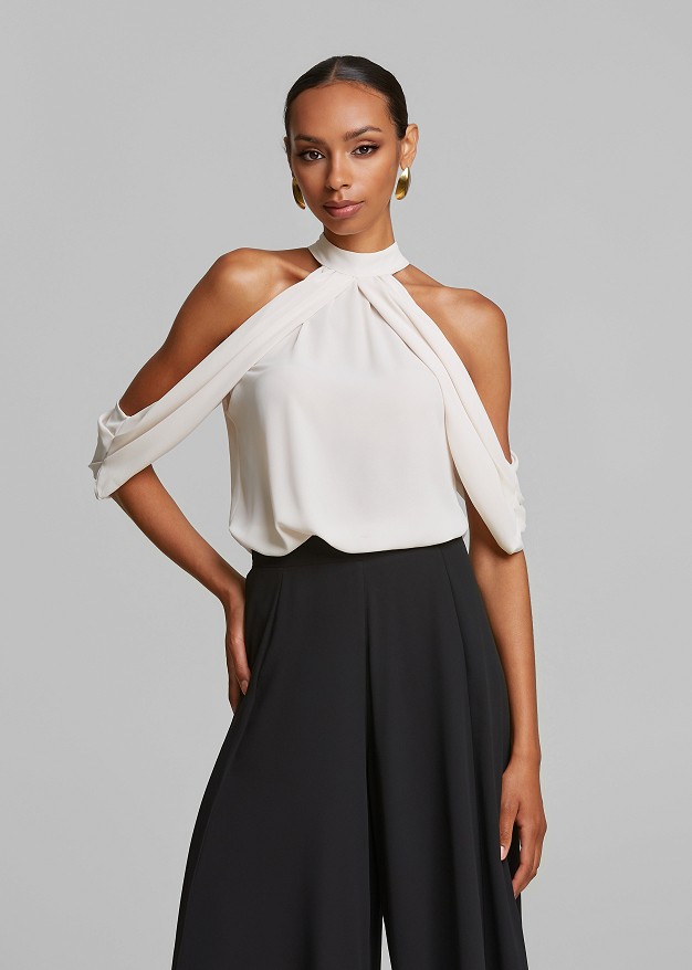 Blouse in adjustable sleeves