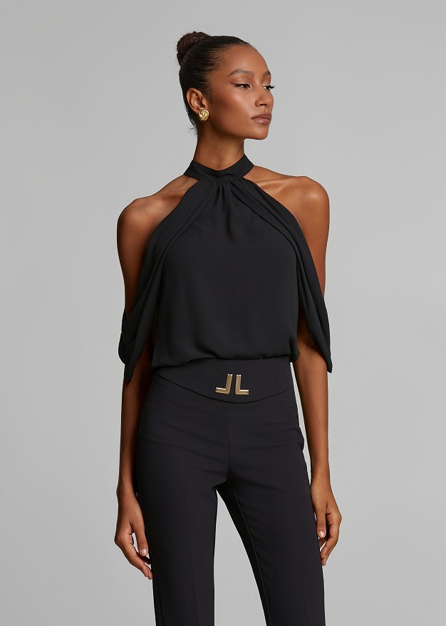 Blouse in adjustable sleeves