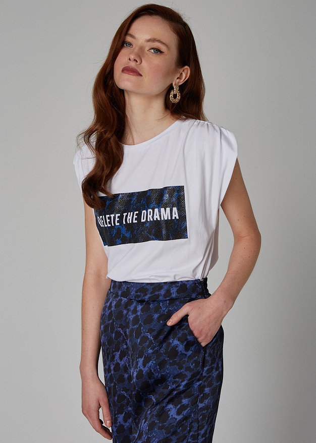 Sleeveless blouse with print "DELETE THE DRAMA"