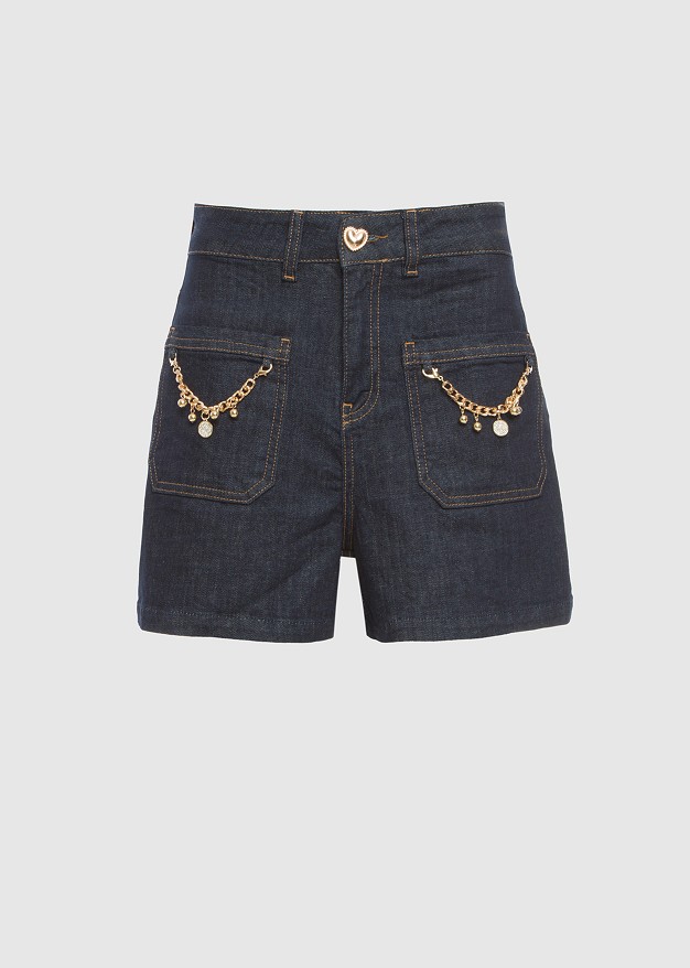Jean shorts with decorative chains